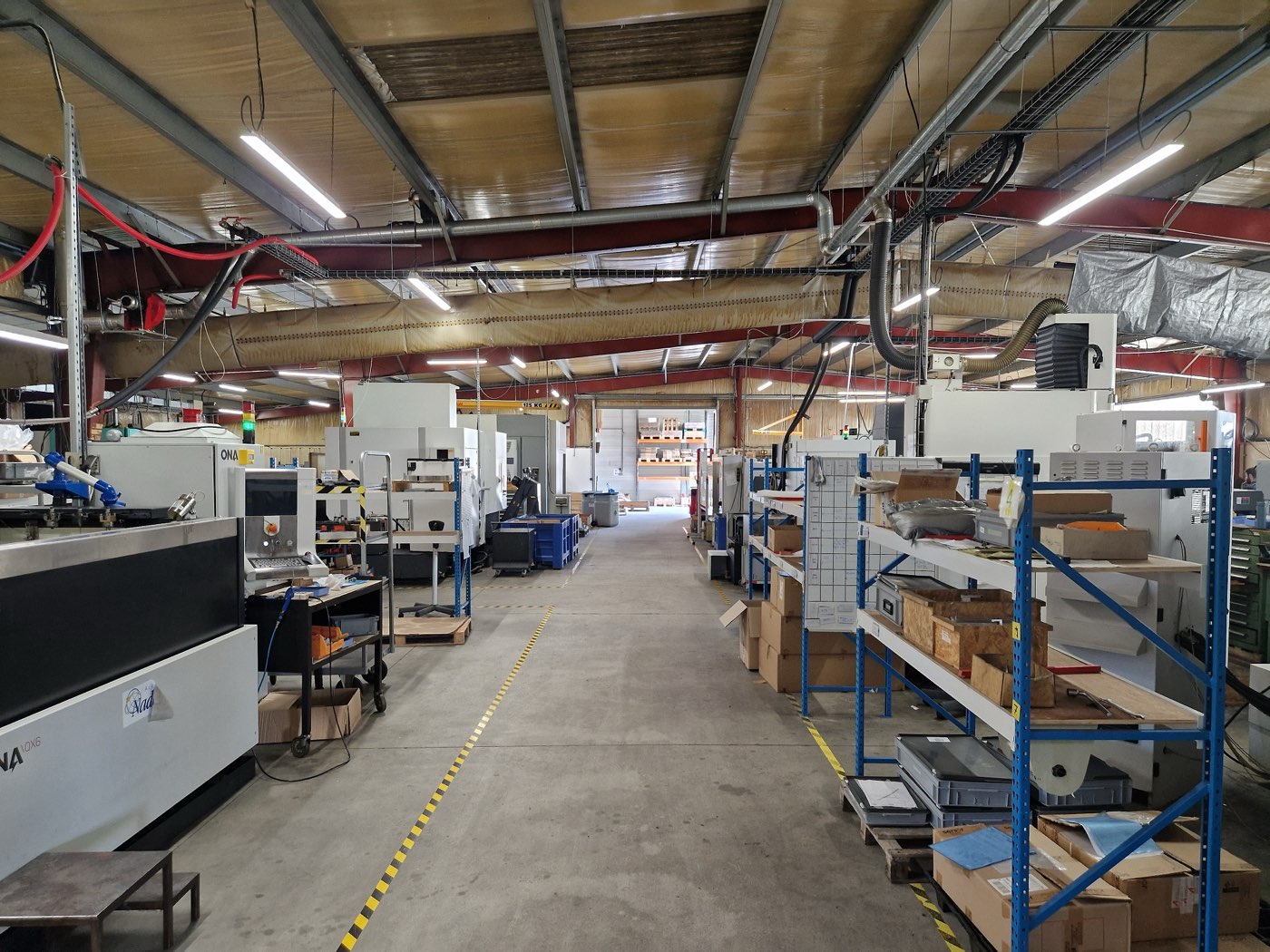 Atelier d'usinage UM-HPM et ses machines-outils à commande numérique