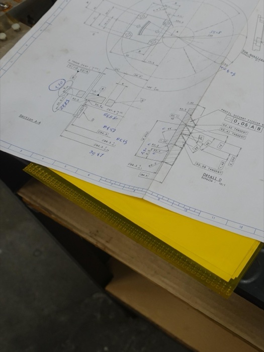 Plan technique et électrode de précision